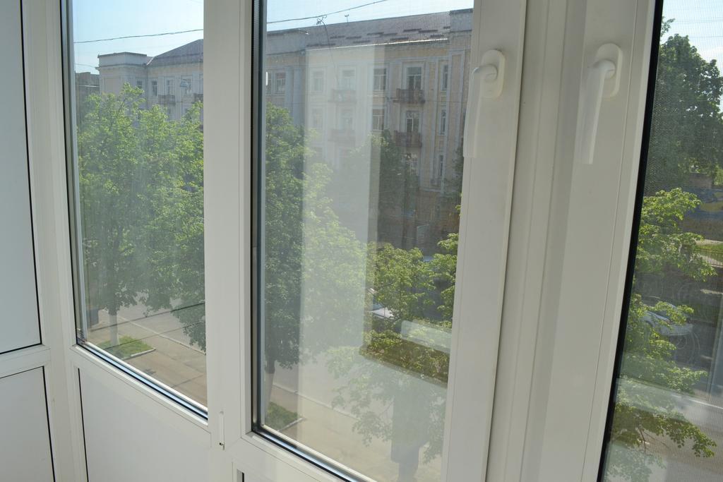 Roses Apartment In The City Center Cernihiv Exterior foto